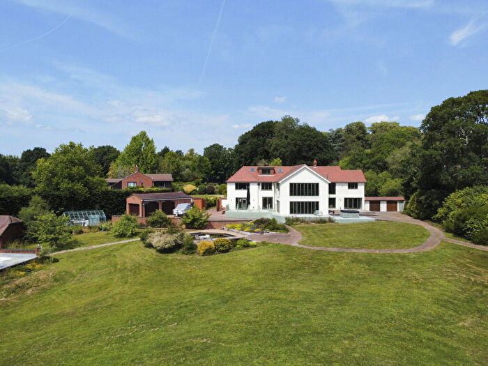 5 Bedroom Detached House For Sale In Salterns Lane, Bursledon, SO31