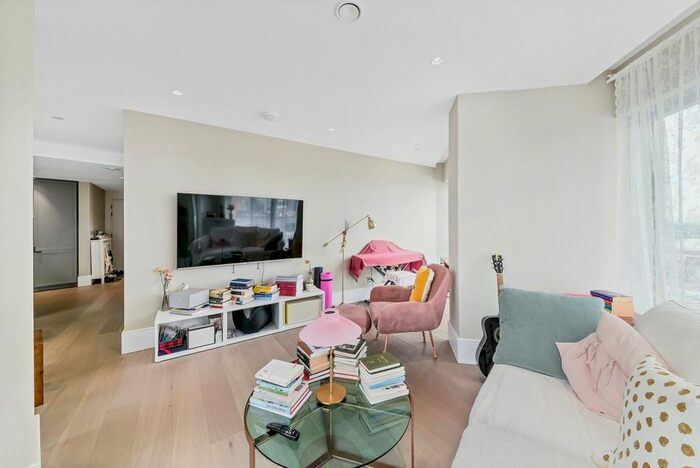 2 Bedroom Flat To Rent In Cutter Lane, London, SE10