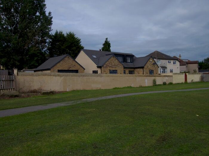 6 Bedroom Detached Bungalow To Rent In Haworth Road, Bradford BD9