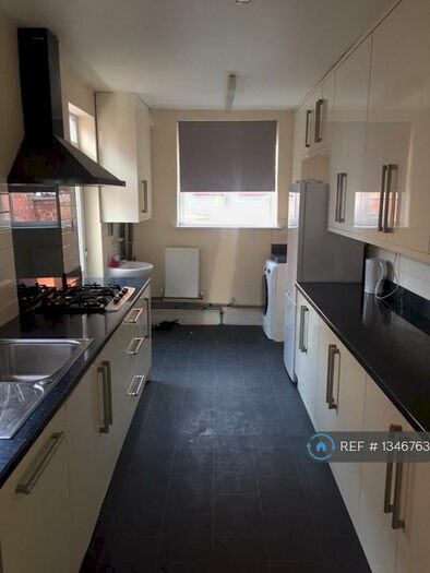 4 Bedroom Terraced House To Rent In Welland Street, Leicester, LE2
