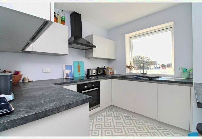 2 Bedroom Flat To Rent In New Church Road, Hove, BN3