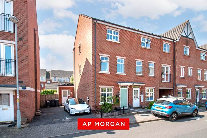 3 Bedroom End Terrace House For Sale In William Road, Northfield, Birmingham, West Midlands, B31