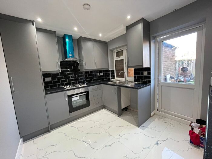 4 Bedroom End Of Terrace House To Rent In Langley Park Road, Iver, SL0