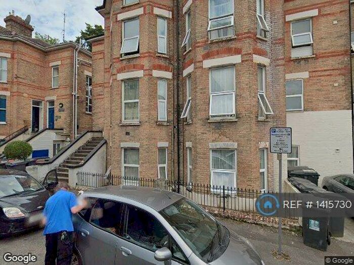 Studio To Rent In Wootton Gardens, Bournemouth, BH1