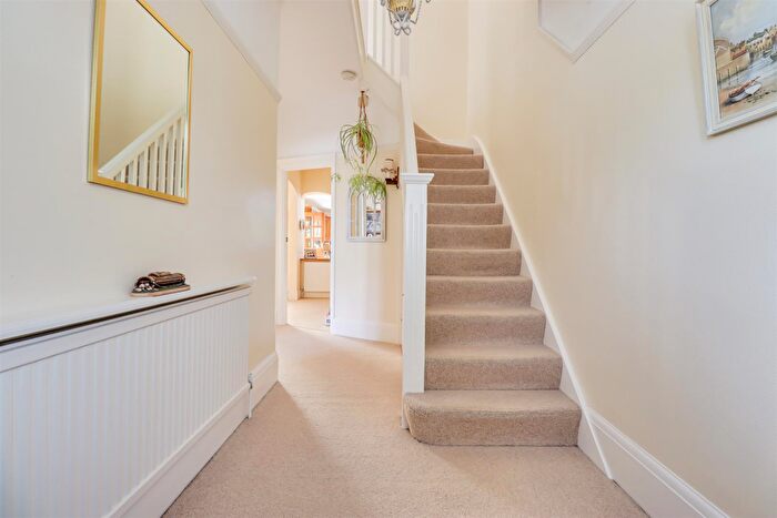 3 Bedroom Semi-Detached House For Sale In Western Road, Leigh-On-Sea, SS9