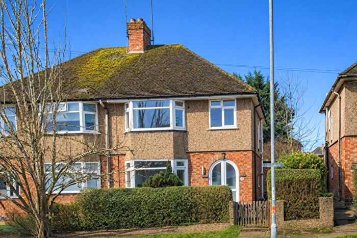 3 Bedroom Semi Detached House For Sale In Gloucester Avenue, Northampton, NN4