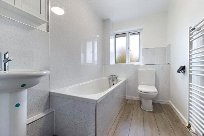 1 Bedroom Maisonette To Rent In Shackleton Way, Woodley, Reading, RG5