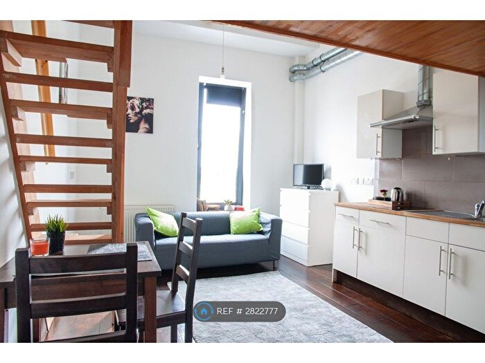 Studio To Rent In Edgware Road, London, NW2