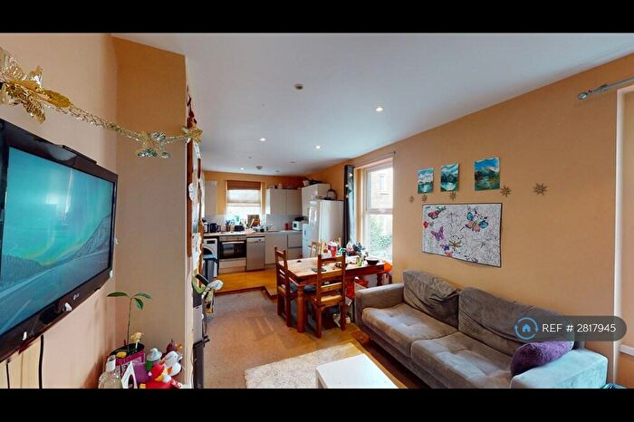 5 Bedroom Flat To Rent In Southwell Road, London, SE5