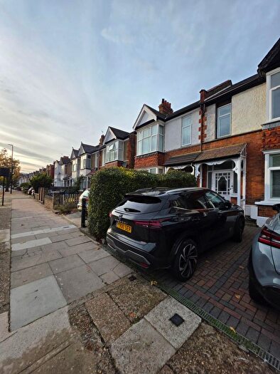 3 Bedroom Maisonette To Rent In London Road, Isleworth, TW7
