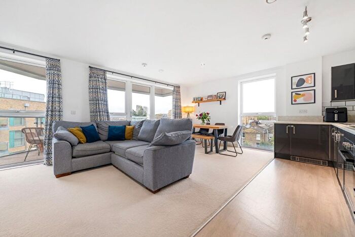 2 Bedroom Flat For Sale In Loughborough Park, SW9