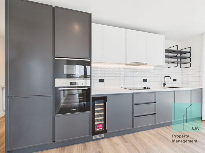 3 Bedroom Flat To Rent In Townsend Road, Cairncross House, SE3