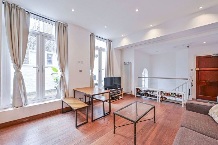 2 Bedroom Flat For Sale In Courtfield Gardens, Earls Court, London, SW5