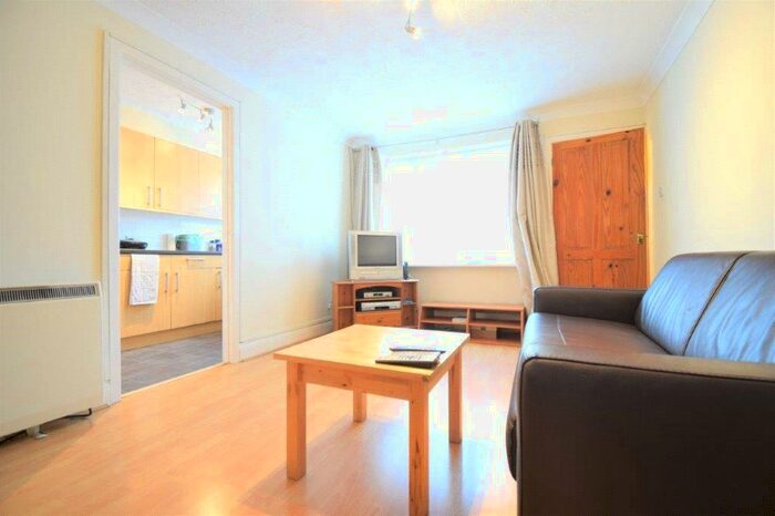 2 Bedroom Maisonette To Rent In Buckingham Court, Wiltshire Road, Wokingham, Berkshire, RG40
