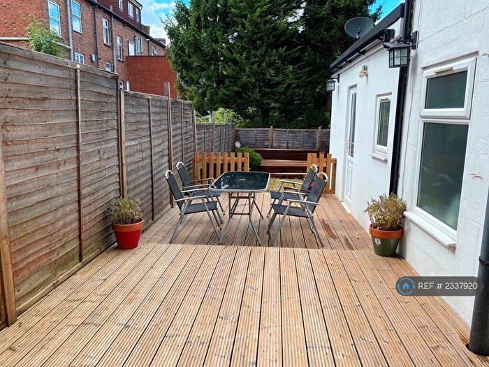 2 Bedroom Flat To Rent In Ballards Lane, London, N3