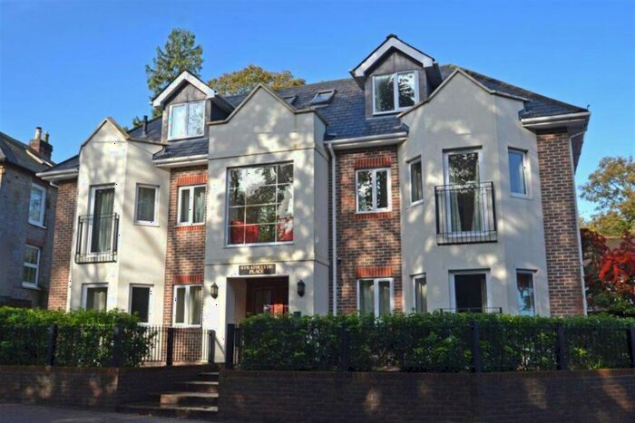 2 Bedroom Flat To Rent In Strathclyde Place, London Road, Pulborough, West Sussex, RH20