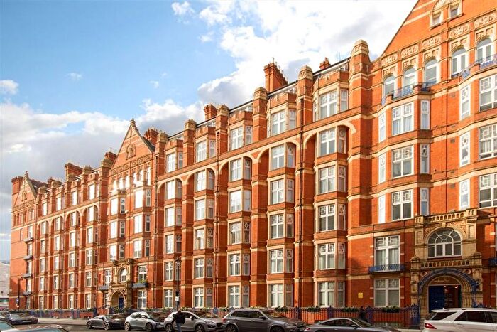2 Bedroom Flat For Sale In Bickenhall Street, Marylebone, W1U