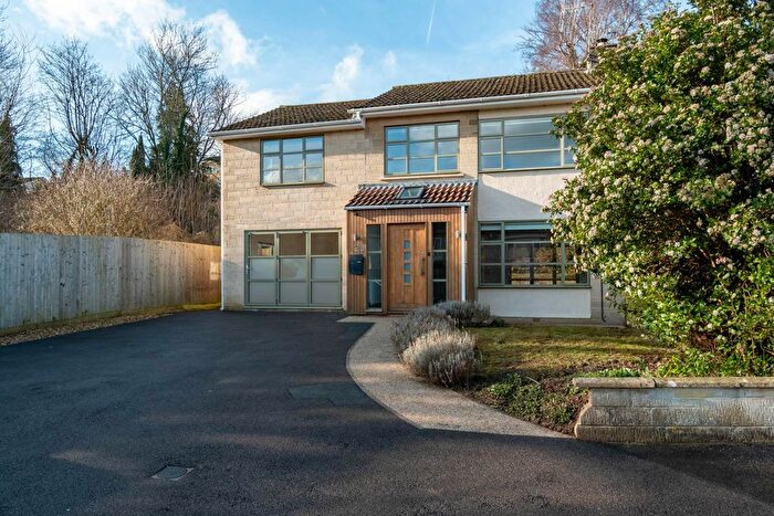 5 Bedroom Property To Rent In Meadow Park, Bath, BA1