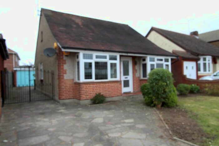 2 Bedroom Detached House To Rent In Common Approach, Benfleet, SS7