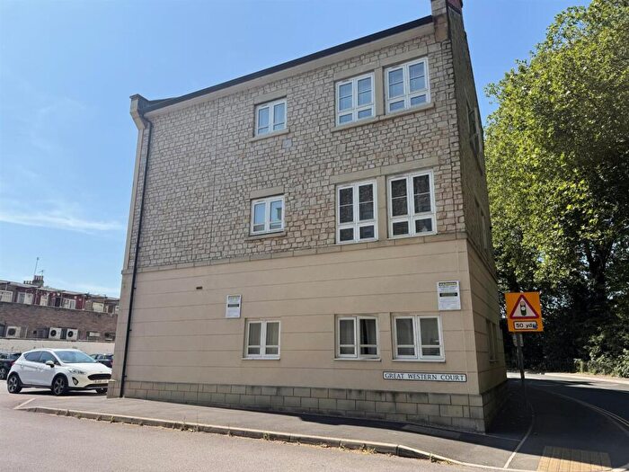 2 Bedroom Flat For Sale In Frome Road, Radstock, BA3