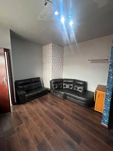 1 Bedroom Flat To Rent In Dewsbury Road, Flat, LS11