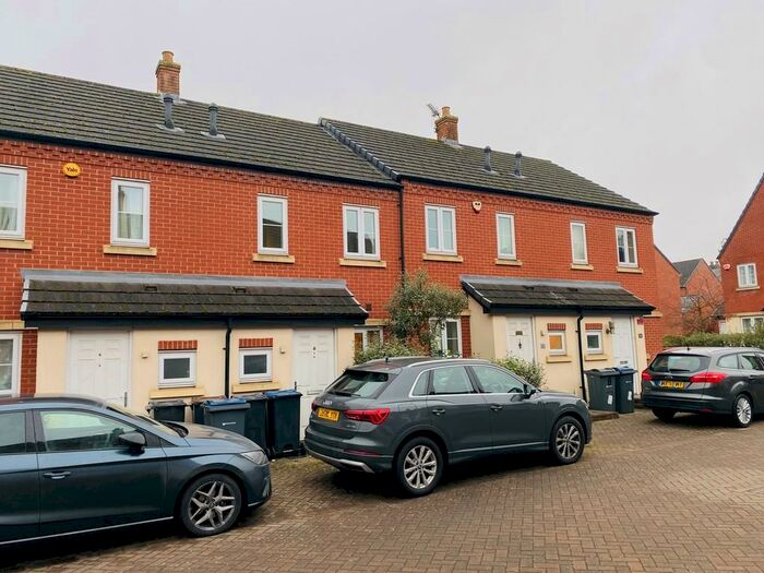 2 Bedroom Terraced House To Rent In Nightingale Close, Edgbaston, Birmingham, B15