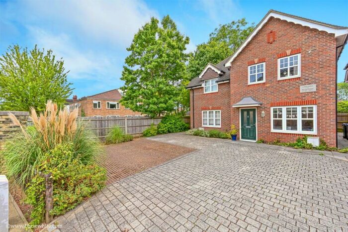 2 Bedroom Semi-Detached House To Rent In Park Road, Surbiton, KT5