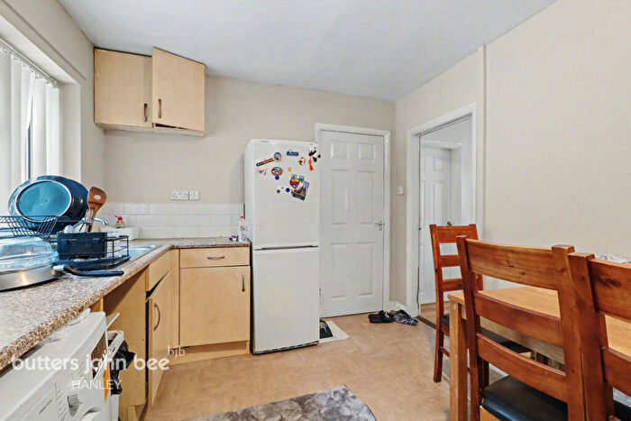 3 Bedroom Semi-Detached House For Sale In Newhouse Road, Stoke-On-Trent, ST2