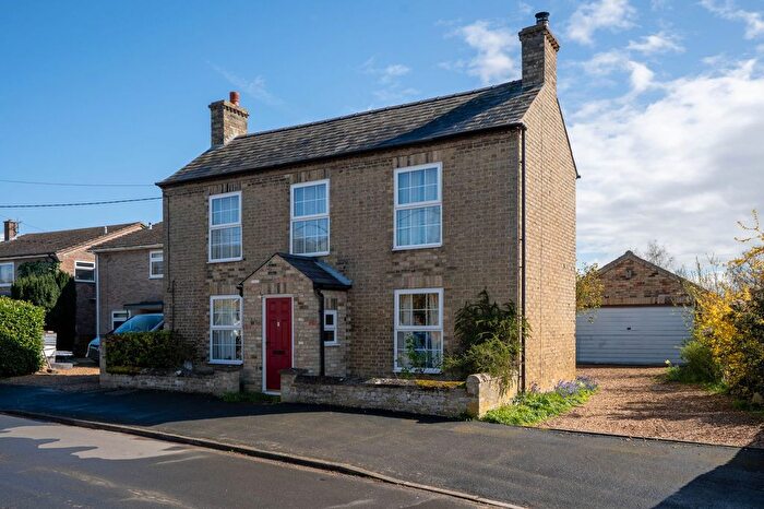 4 Bedroom Detached House For Sale In King Street, Over, CB24