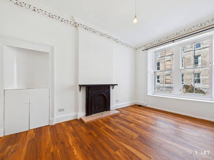 2 Bedroom Flat To Rent In Montague Street, Newington, Edinburgh, EH8