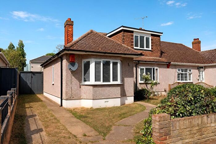 3 Bedroom Semi Detached House For Sale In Glenmere Park Avenue, Thundersley, SS7