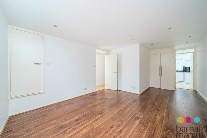 1 Bedroom Apartment To Rent In Copwood Close, North Finchley, London, N12