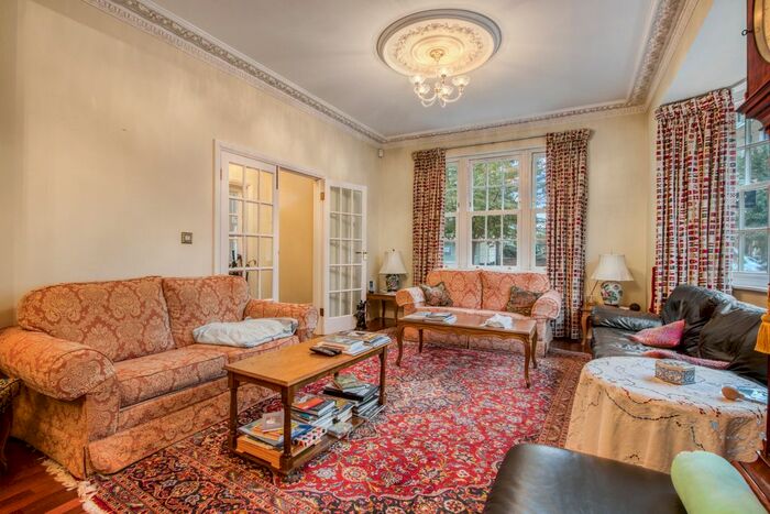 5 Bedroom Property To Rent In Eaton Terrace, London, SW1W