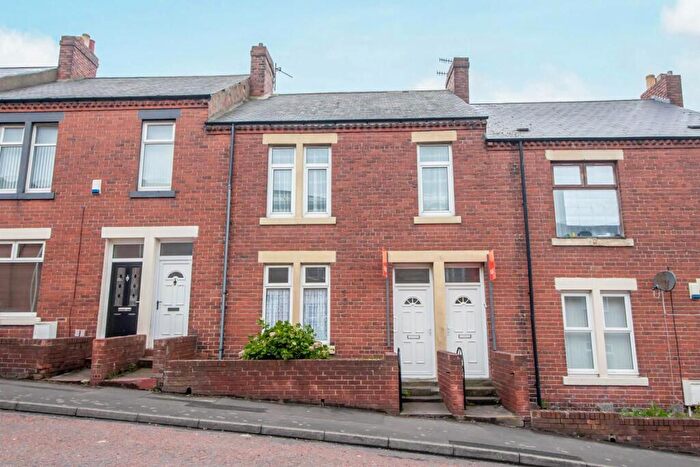 3 Bedroom Flat To Rent In York Street, Pelaw, Gateshead, NE10
