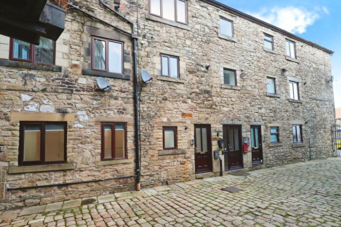 2 Bedroom Flat To Rent In Central Street, Ramsbottom, BL0