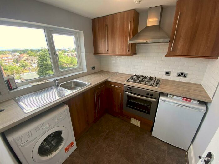 1 Bedroom Flat To Rent In Trinity Road, Bounds Green, N22
