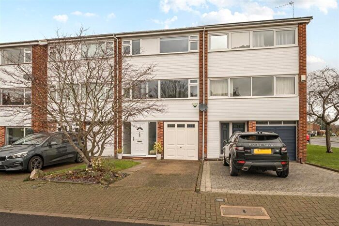 4 Bedroom Town House For Sale In Tandridge Drive, Crofton, BR6