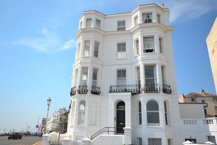 1 Bedroom Flat To Rent In Queens Gardens, Eastbourne, BN21