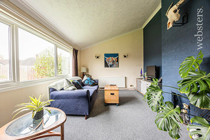 3 Bedroom Detached Bungalow For Sale In Cherrywood, Alpington, NR14