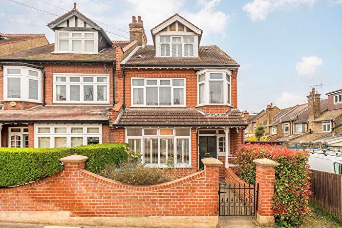 4 Bedroom Property For Sale In Alverstone Road, New Malden, KT3