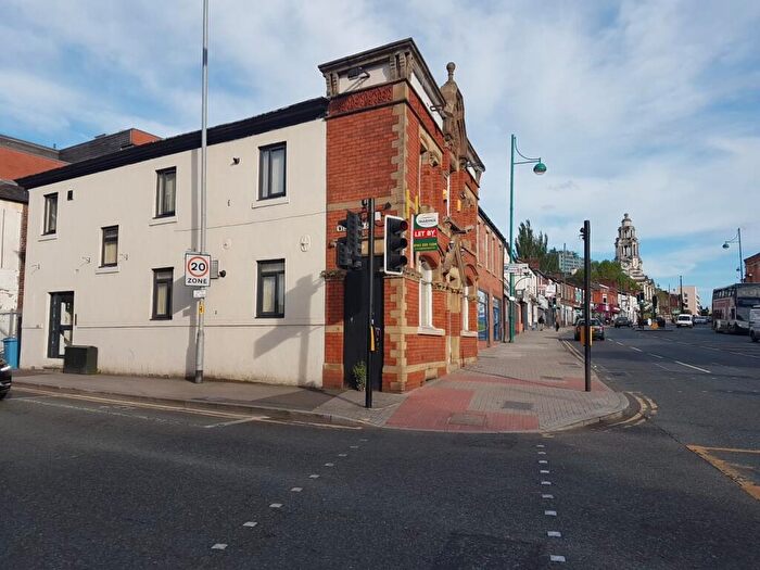 Flat To Rent In Wellington Street, Stockport, SK1