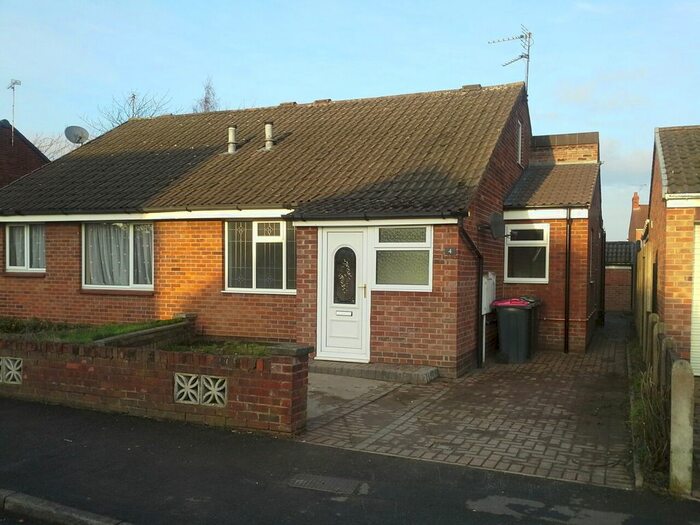 3 Bedroom Semi-Detached Bungalow To Rent In Gleneagles Road, Dinnington, S25