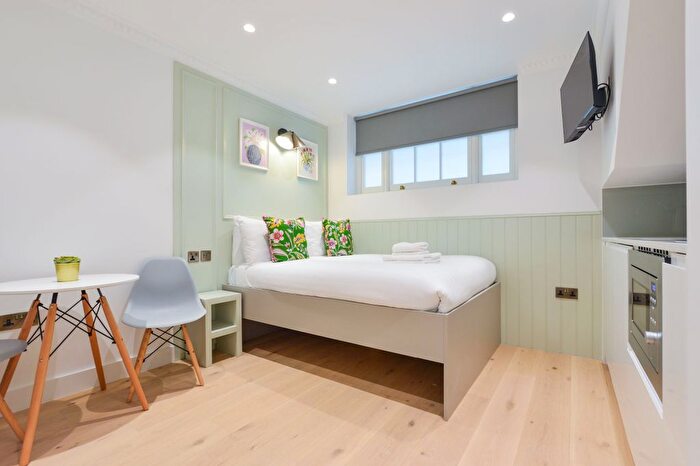 Studio To Rent In Room, Star Street, Paddington, W2