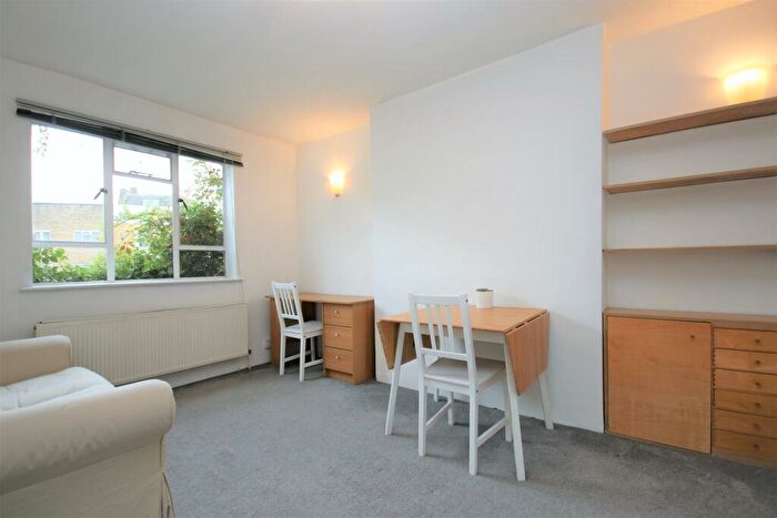 1 Bedroom Flat To Rent In Rochester Road, NW1