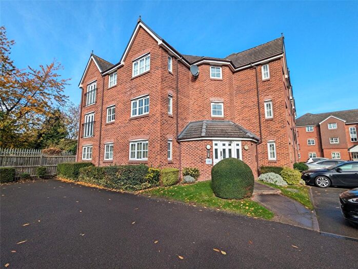 2 Bedroom Flat For Sale In Hendeley Court, Burton-On-Trent, Staffordshire, DE14