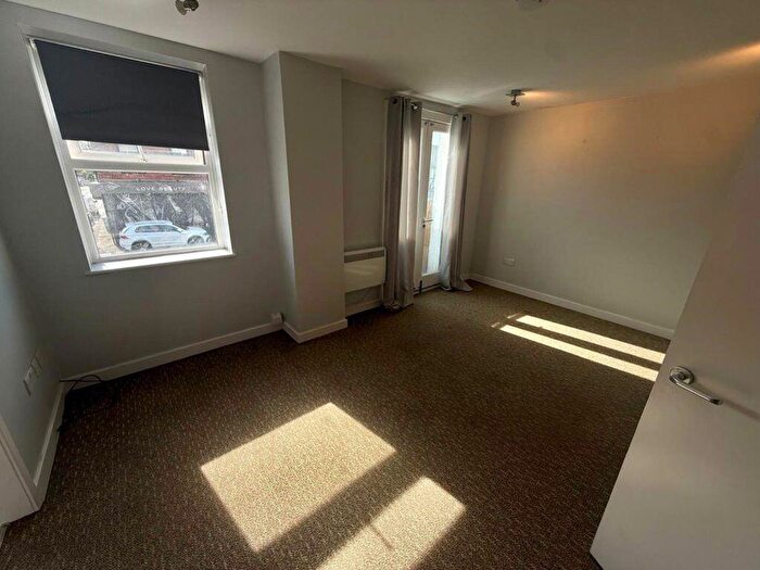 2 Bedroom Apartment To Rent In Marsland Rd, Sale, M33