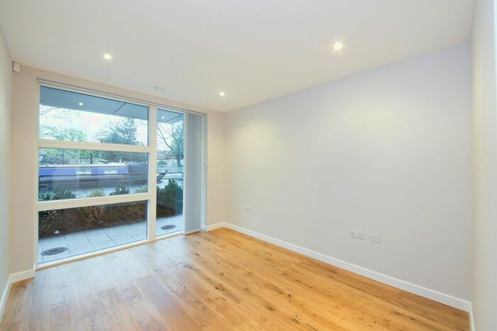 2 Bedroom Flat To Rent In Waterfront Apartments, Amberley Road, Maida Vale, W9