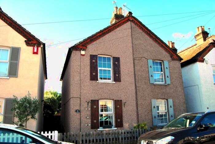 2 Bedroom Semi-Detached House To Rent In Recreation Road Bromley, BR2