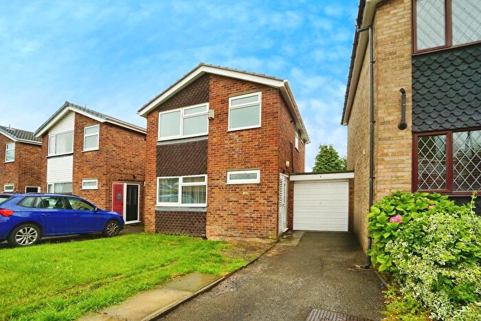 3 Bedroom Detached House To Rent In Crabtree Place, Sheffield, S5