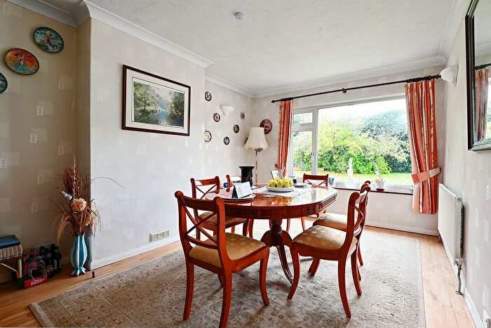 4 Bedroom Detached House For Sale In The Oaks, Vicarage Road, Blackwater, GU17